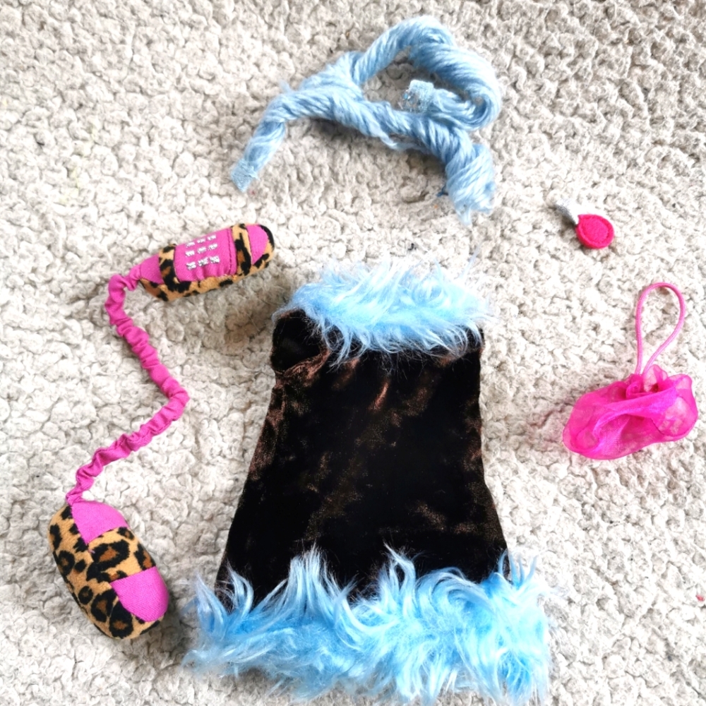 Groovy Girls Dress & Accessories Bundle